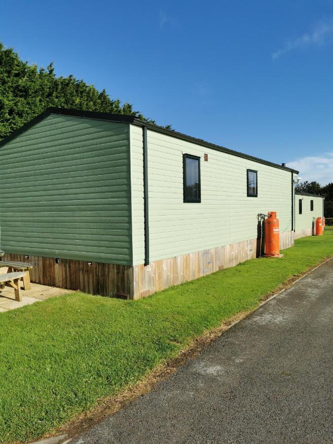 Woofles Luxury Caravan At Knaresborough Lido ภายนอก รูปภาพ