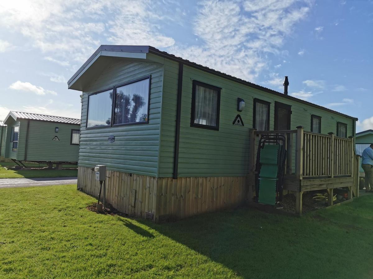 Woofles Luxury Caravan At Knaresborough Lido ภายนอก รูปภาพ