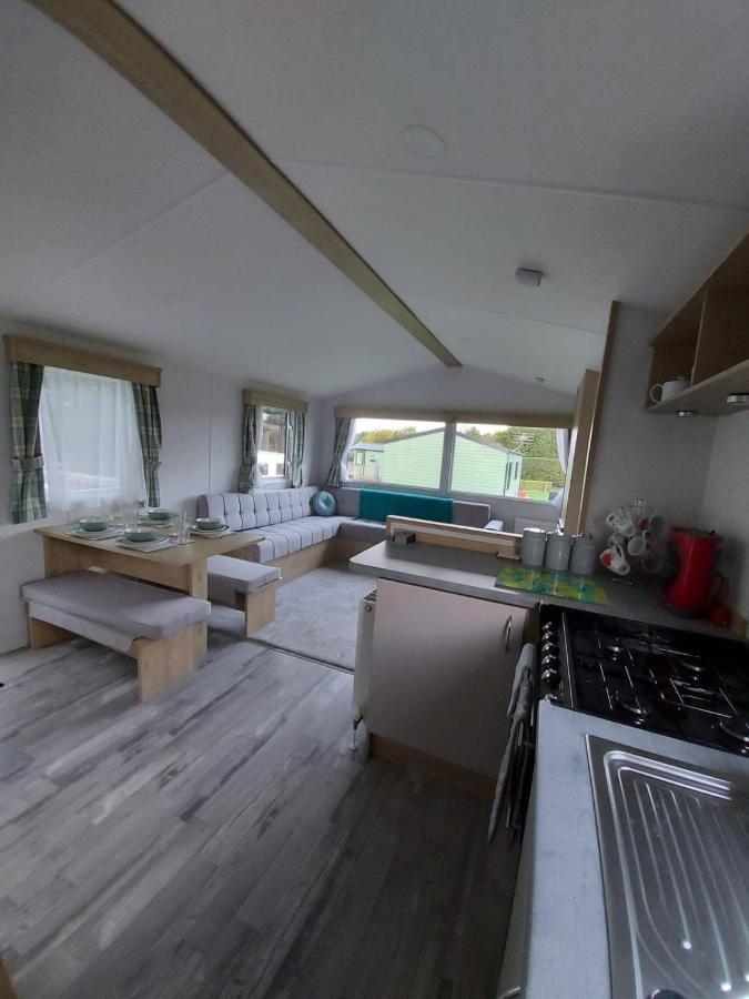 Woofles Luxury Caravan At Knaresborough Lido ภายนอก รูปภาพ